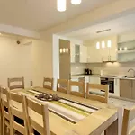 Luxury Mar With Pool 200m From The And Restaurants