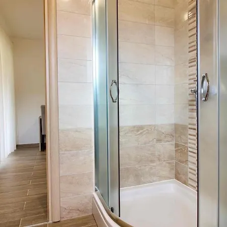 Luxury Mar With Pool 200m From The And Restaurants *