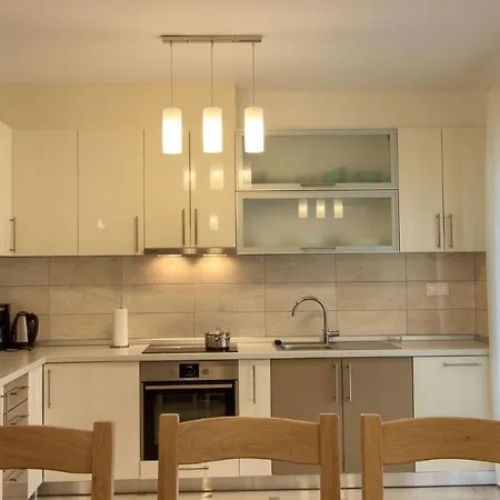 Luxury Mar With Pool 200m From The And Restaurants *