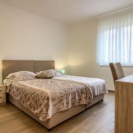 Luxury Mar With Pool 200m From The And Restaurants Villa Banjole