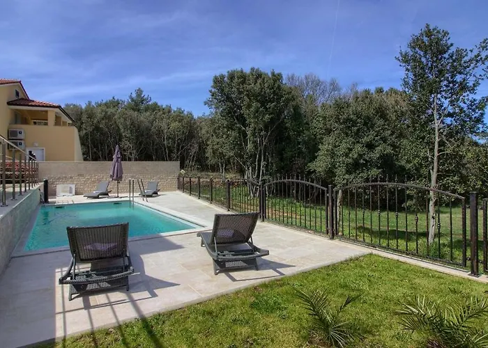 Luxury Mar With Pool 200m From The And Restaurants Vila Banjole