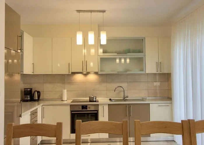 Luxury Mar With Pool 200m From The And Restaurants *